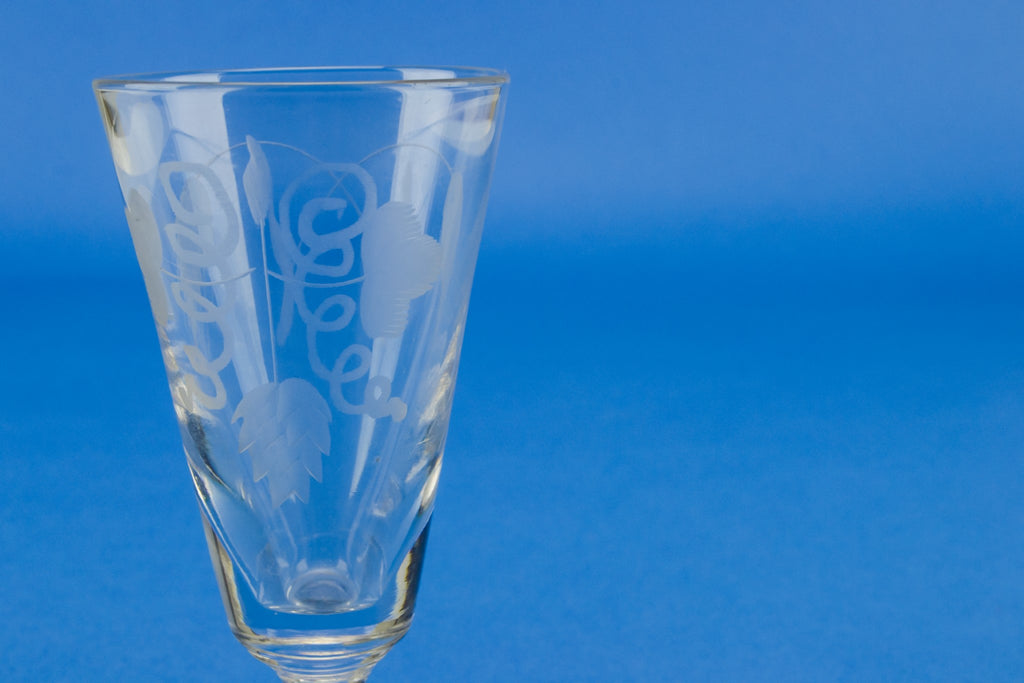 Engraved flute glass