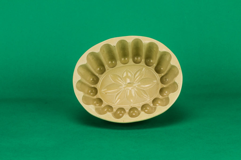 Oval baking mould