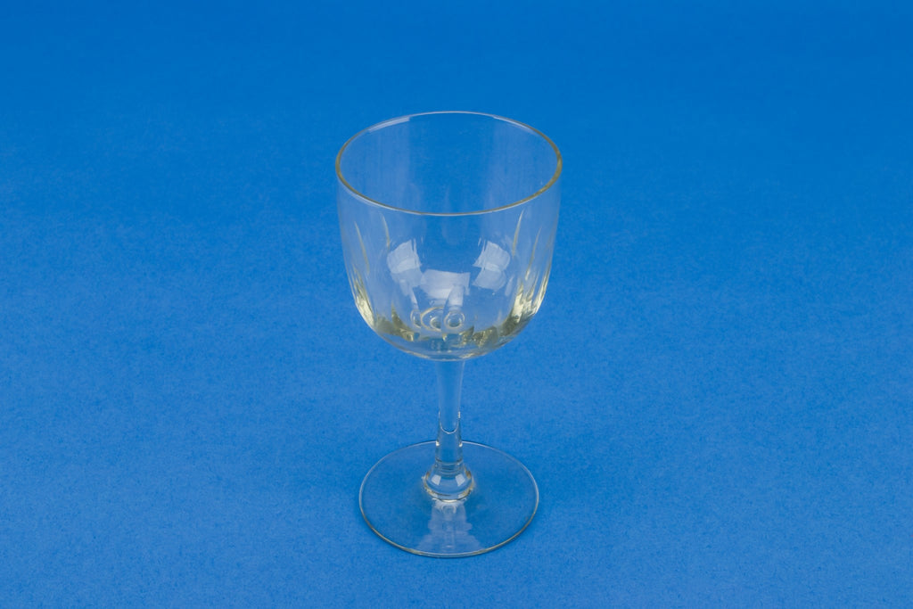 4 dessert wine glasses