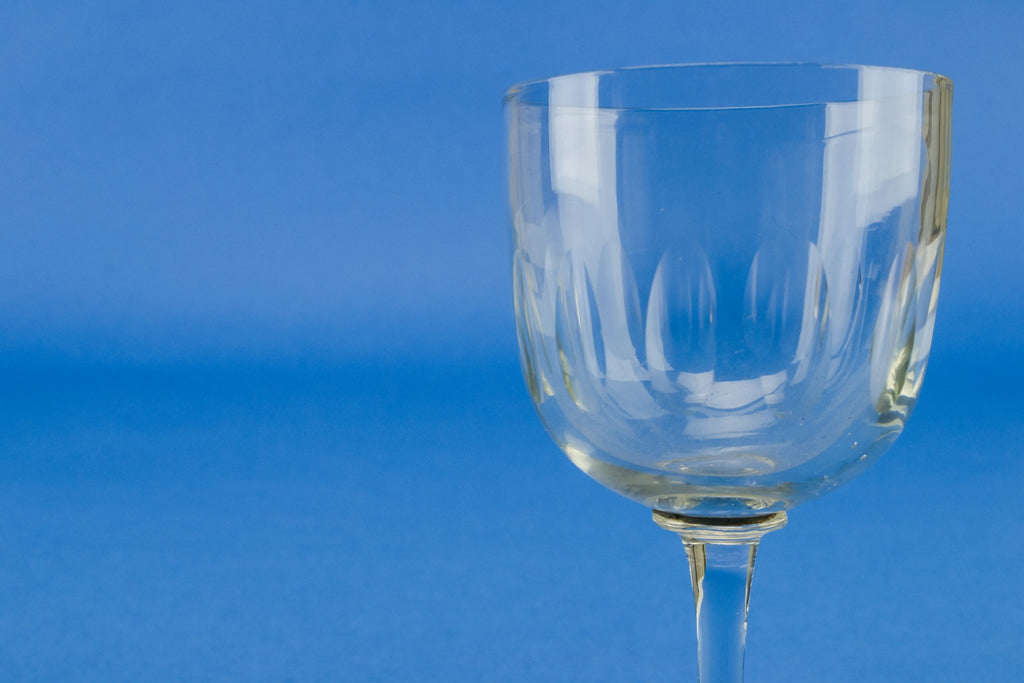 4 dessert wine glasses