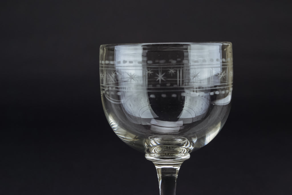 Engraved wine stem glass