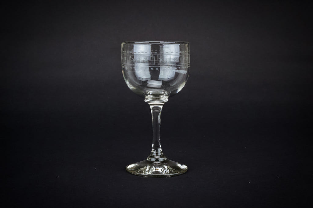 Engraved wine stem glass