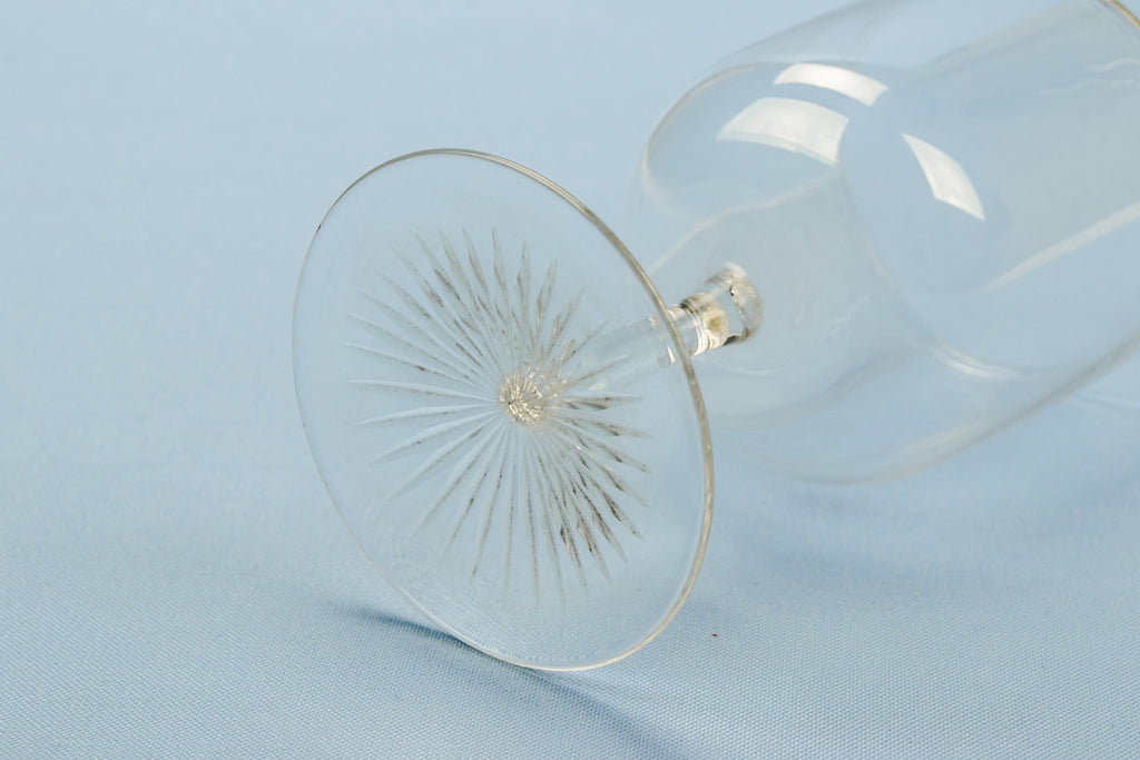 4 wine stem glasses