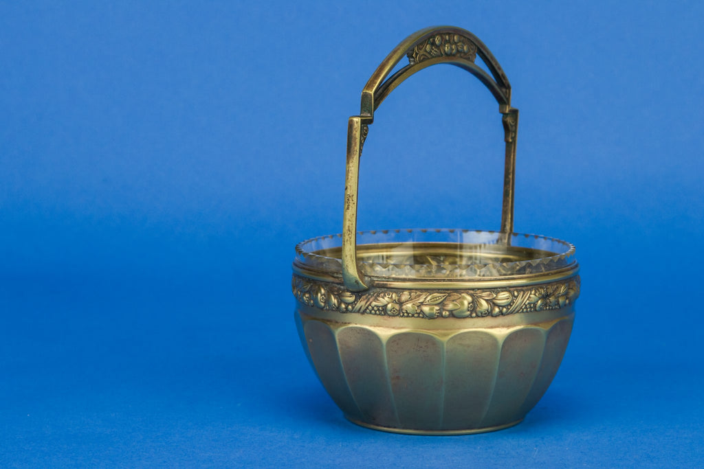 Sauce serving bowl