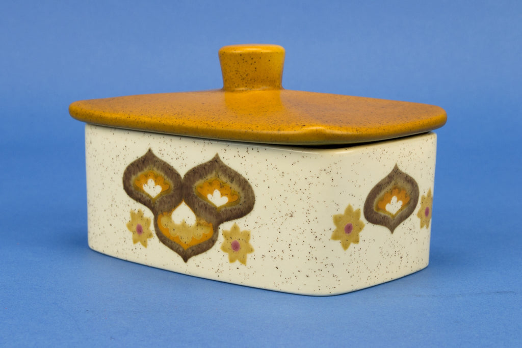 Butter dish with lid