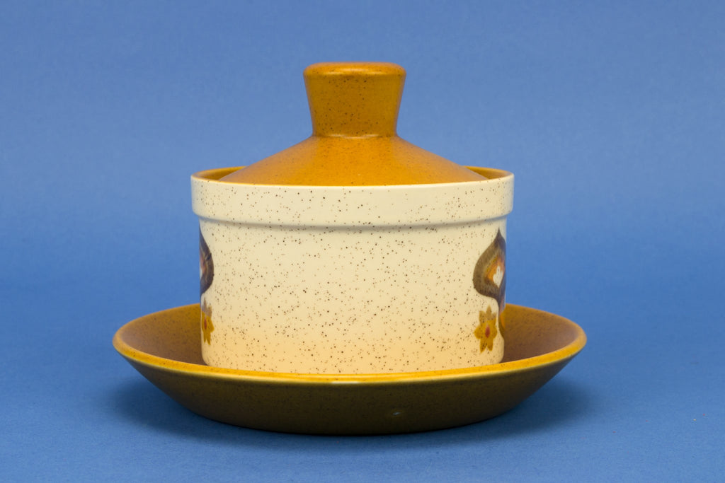 Saucer serving bowl on plate