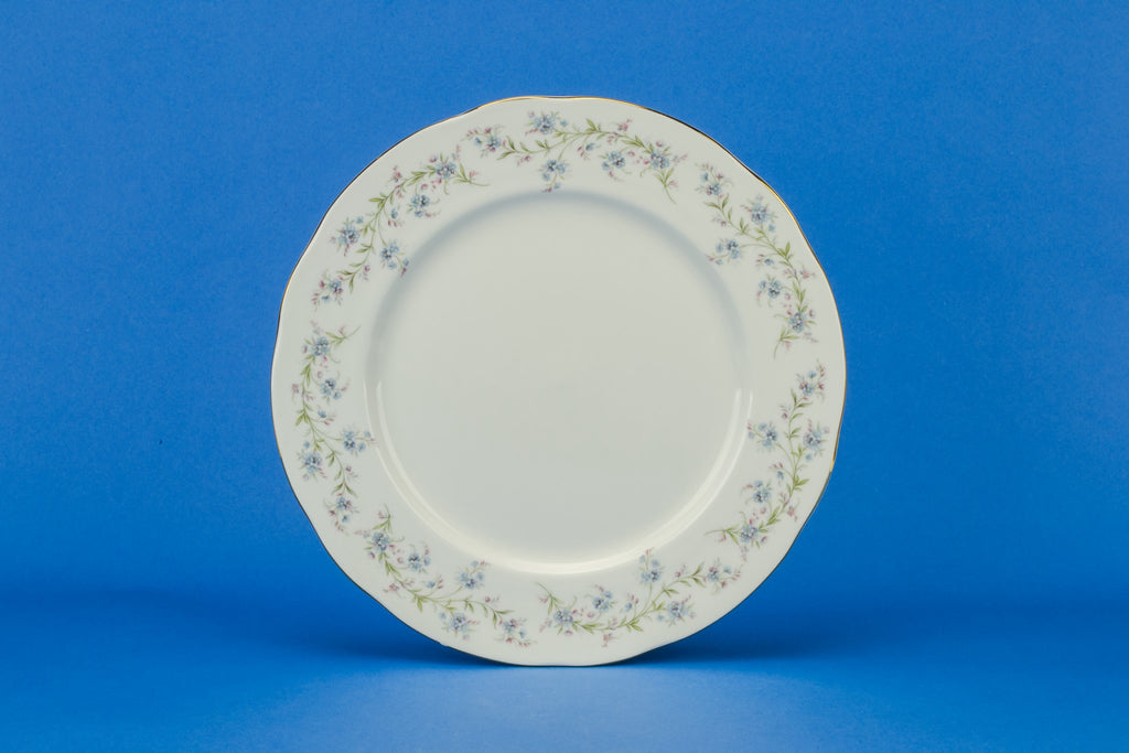 6 Duchess dinner plates