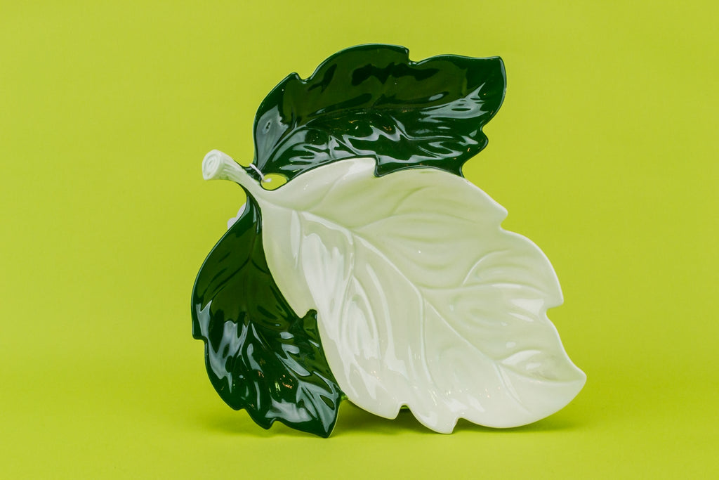 Snack serving leaf dish