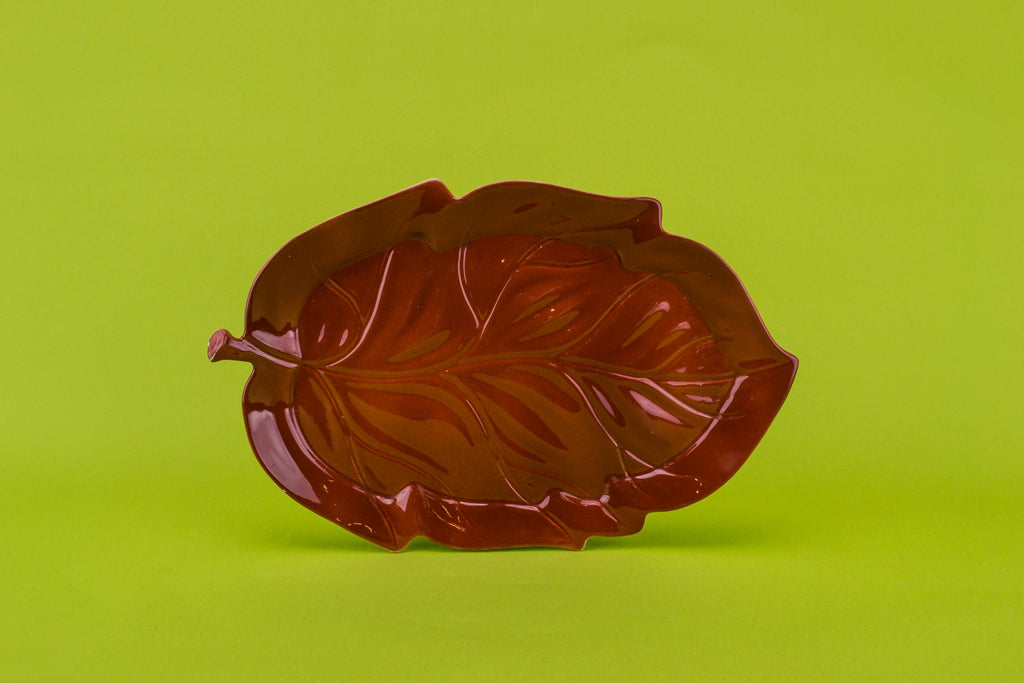 Terracotta serving leaf dish