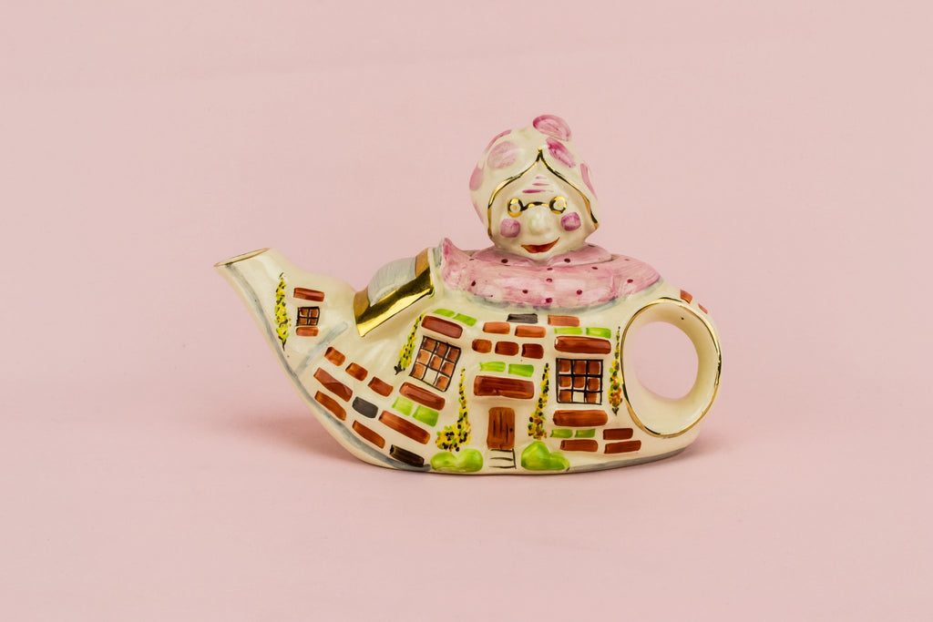 Novelty teapot