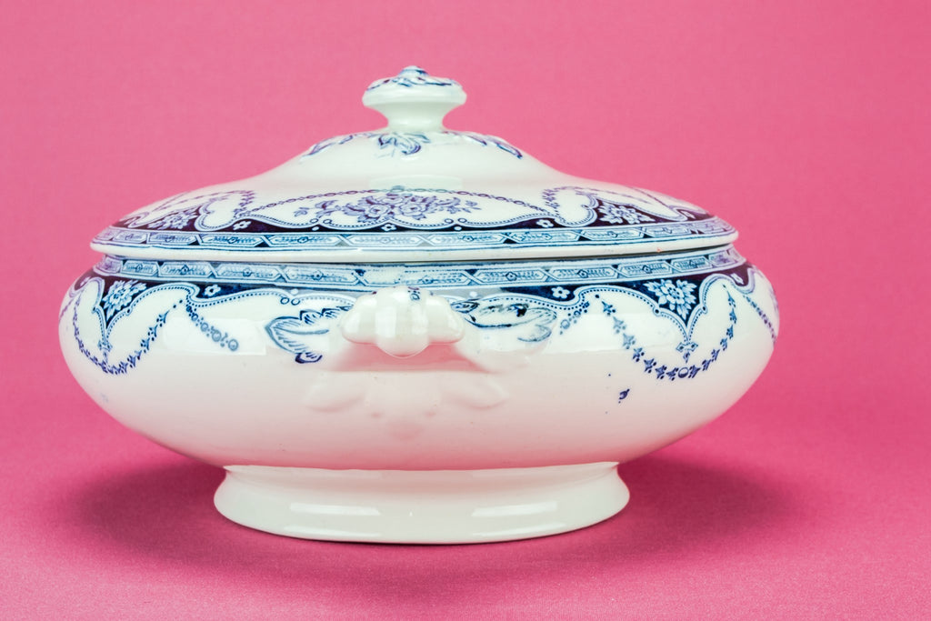Blue pottery bowl and lid