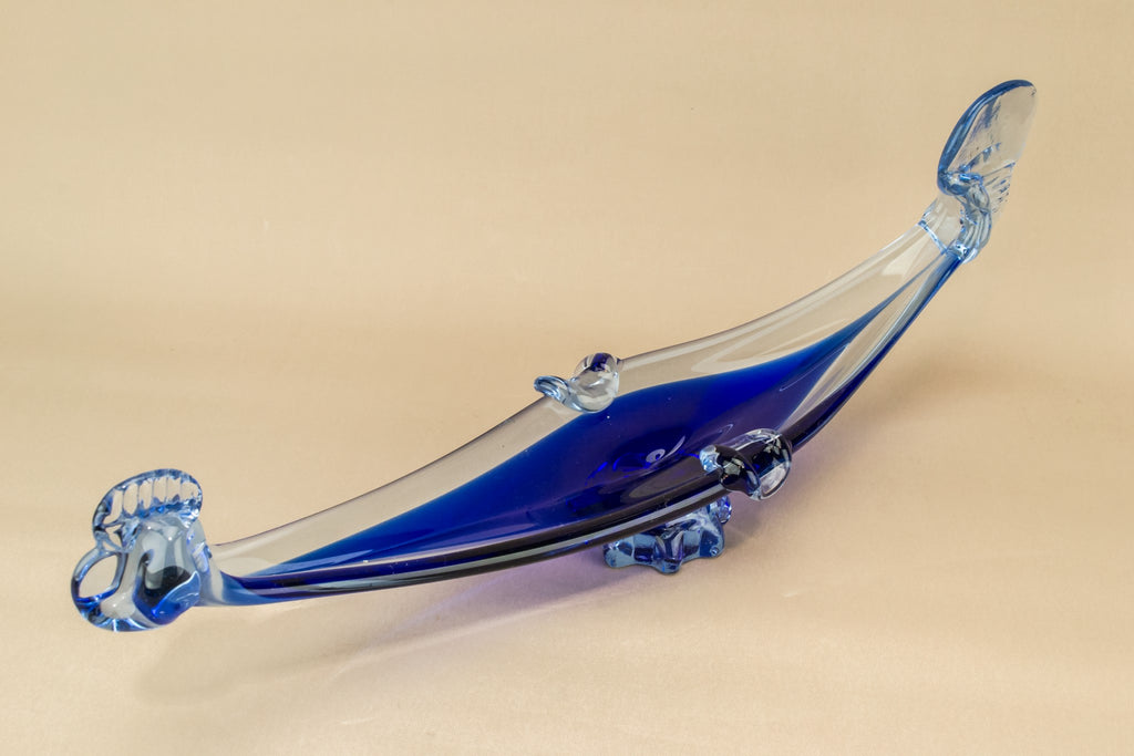 Elegant blue bowl