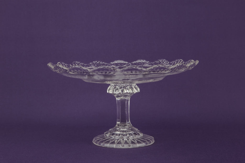 Cake tazza with ferns