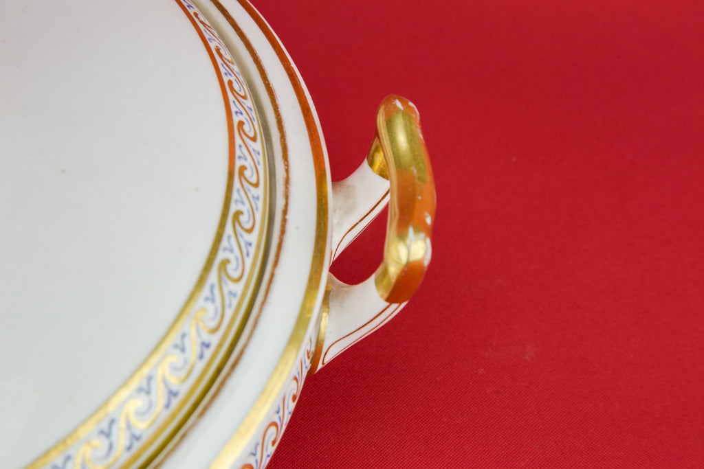 Elegant porcelain tureen