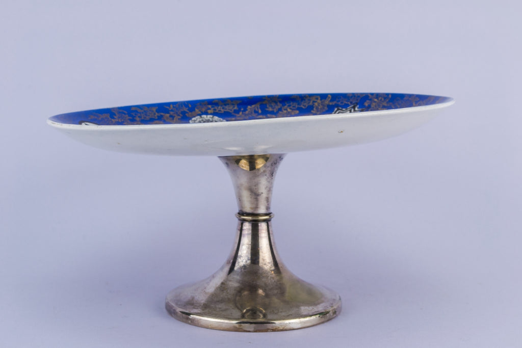 Floral cake stand