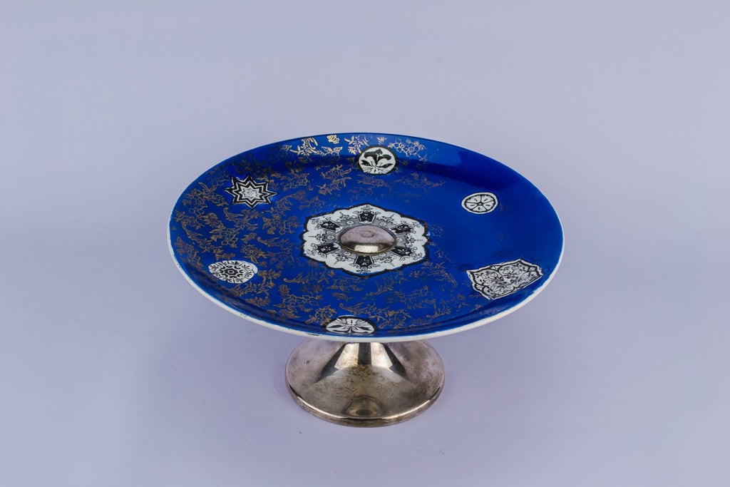 Floral cake stand