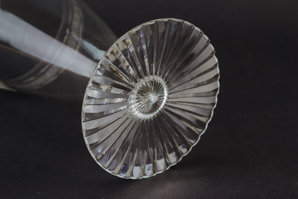 Conical wine glass