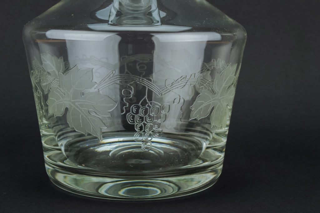 Engraved medium decanter