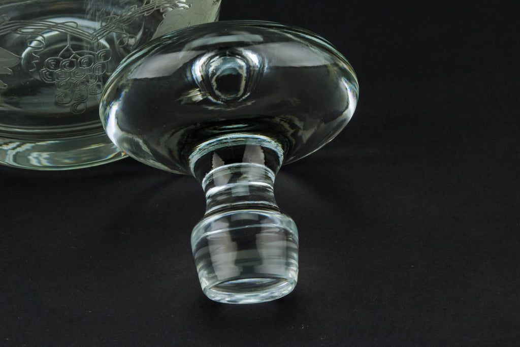 Engraved medium decanter