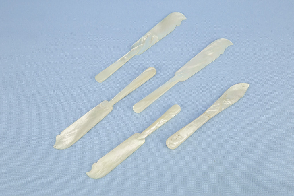5 mother of pearl knives