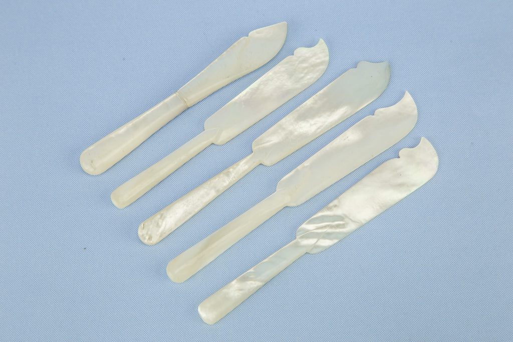 5 mother of pearl knives