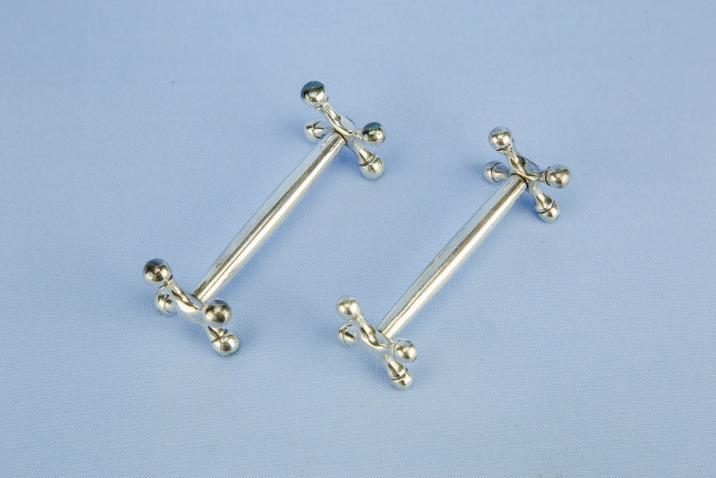 2 silver plated knife rests