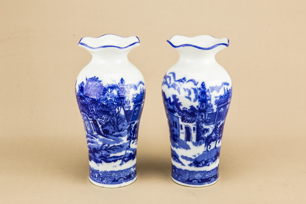 2 blue and white vases