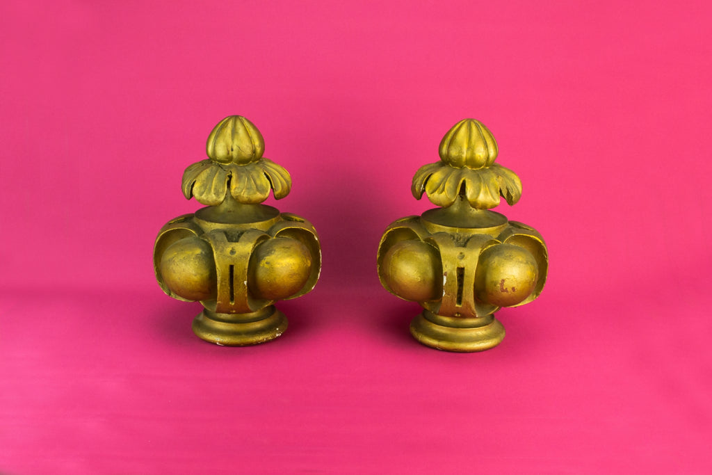 2 gilded wood finials
