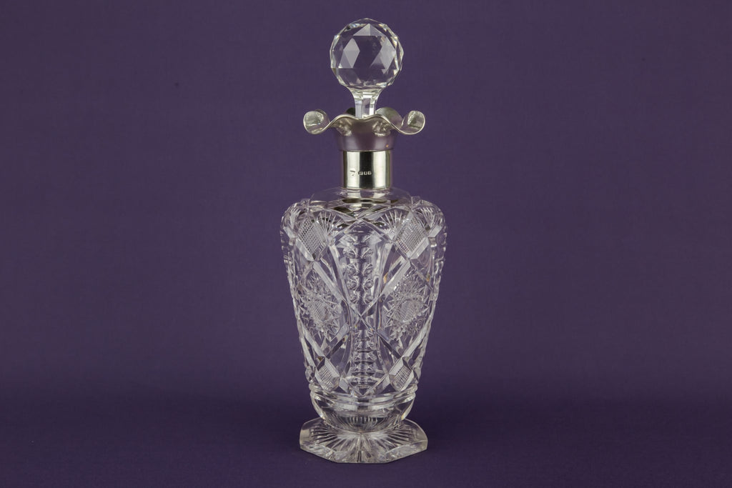 Tapered square decanter