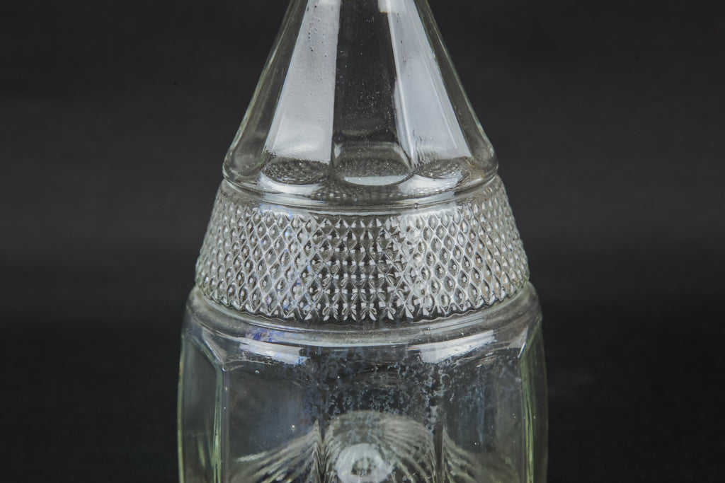 Tapered decanter