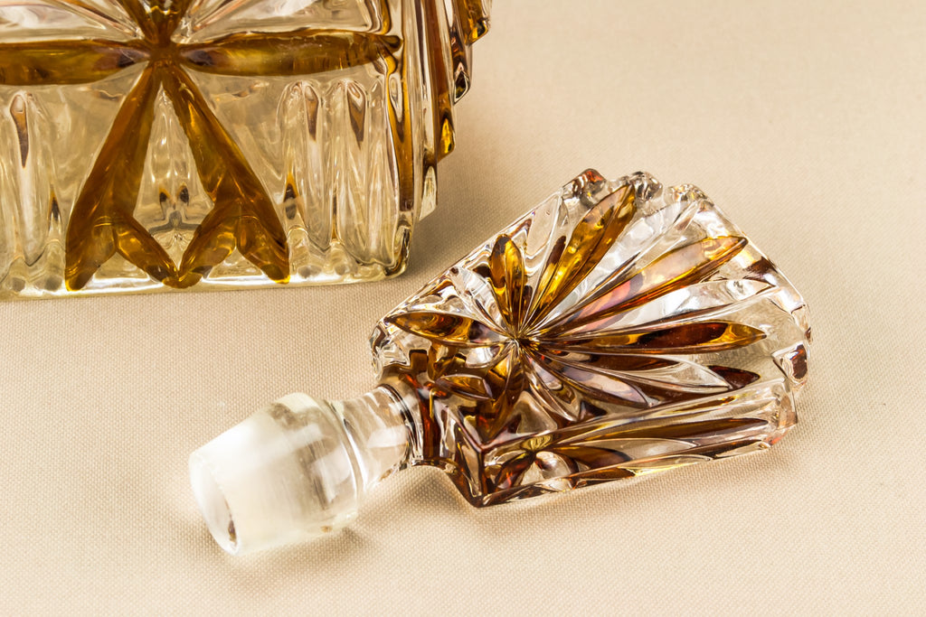 Tapered flask decanter