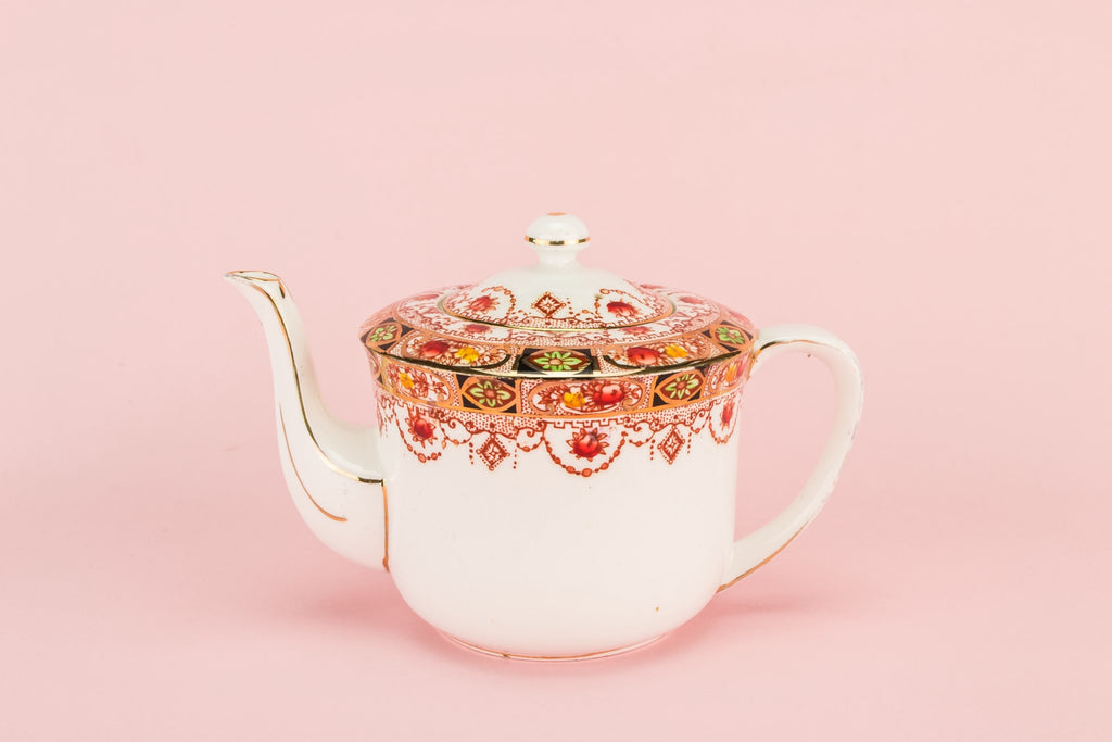 Medium bone china teapot