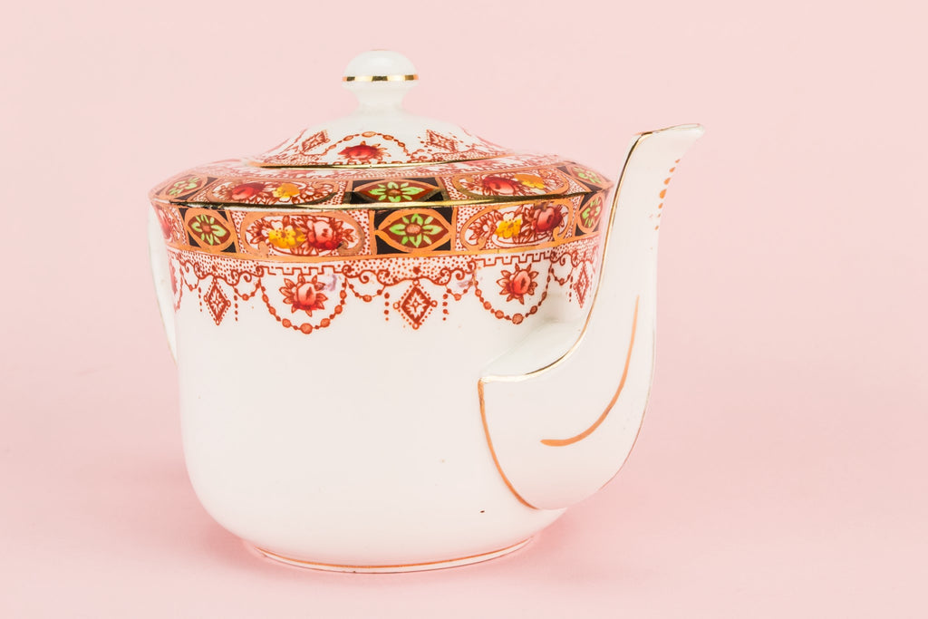 Medium bone china teapot