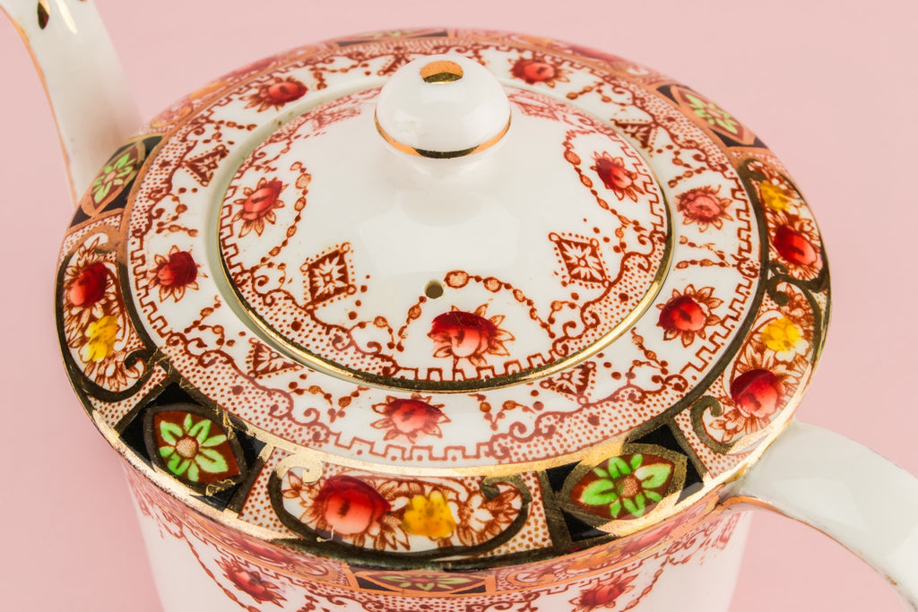 Medium bone china teapot