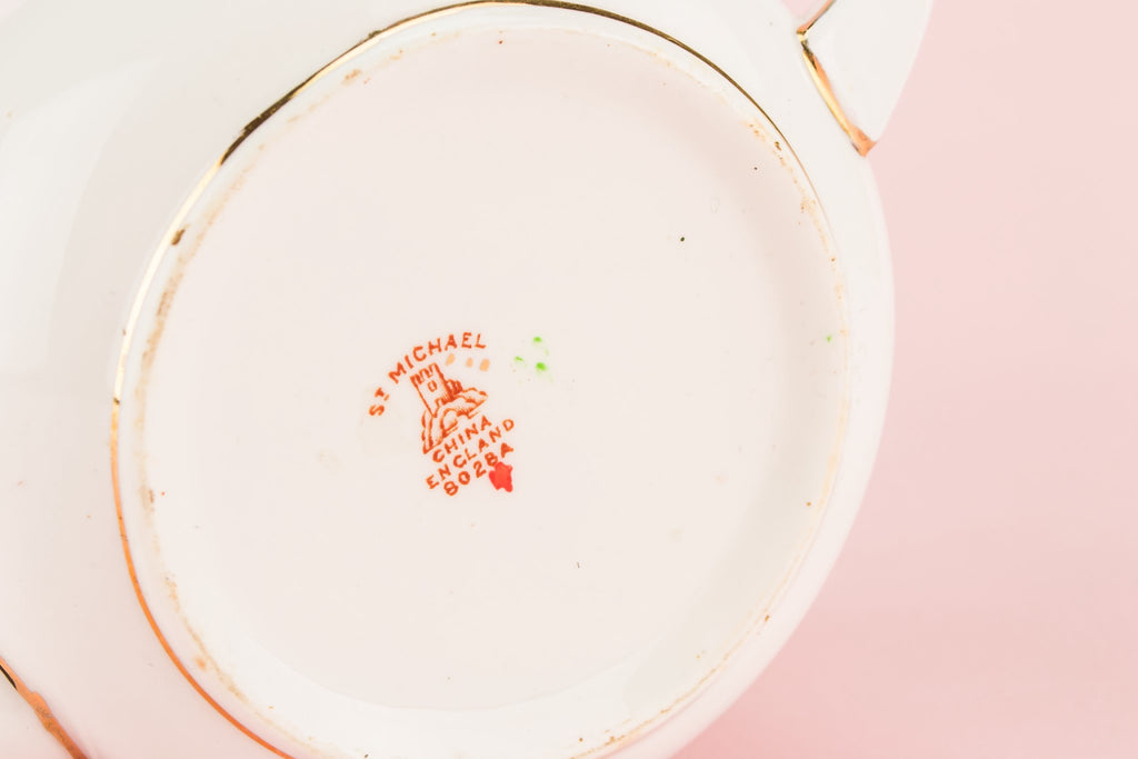 Medium bone china teapot