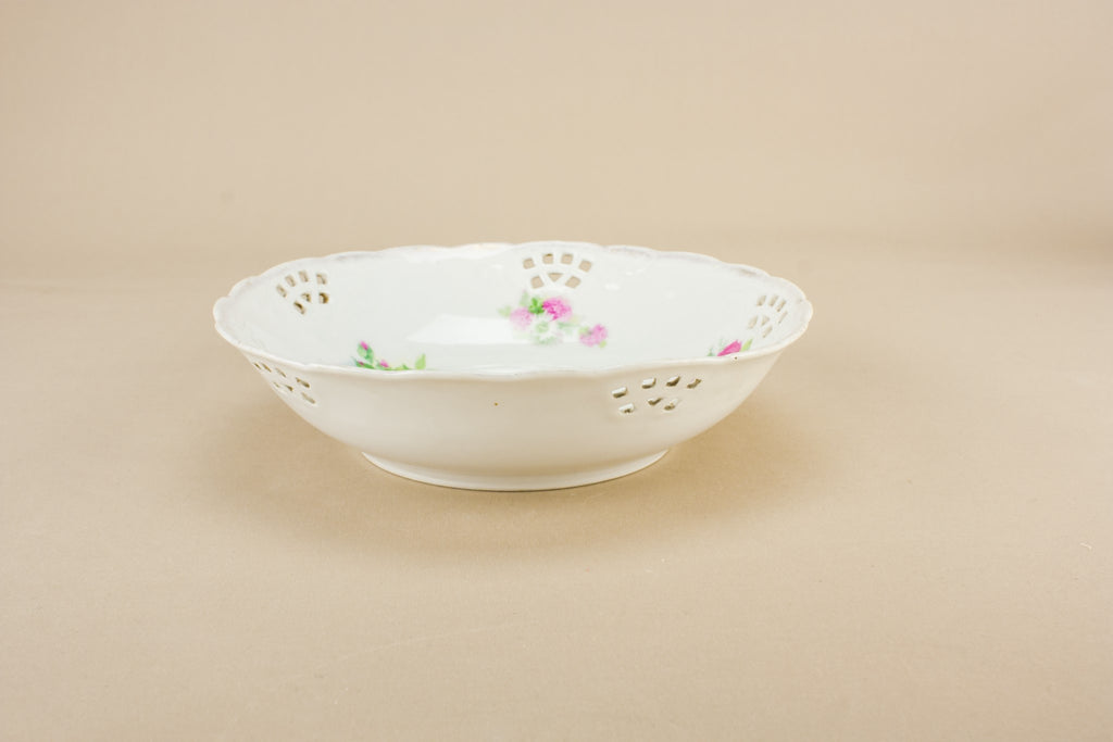 Porcelain serving bowl
