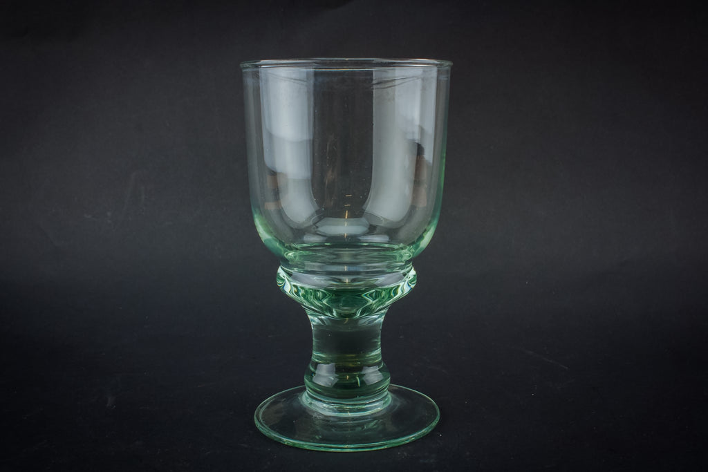 Wine glass rummer