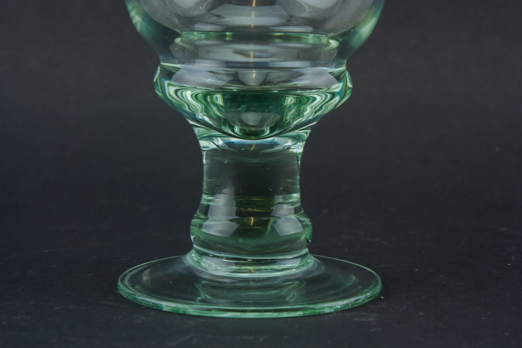 Wine glass rummer