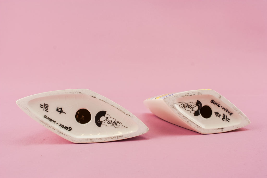 Salt and pepper shakers set