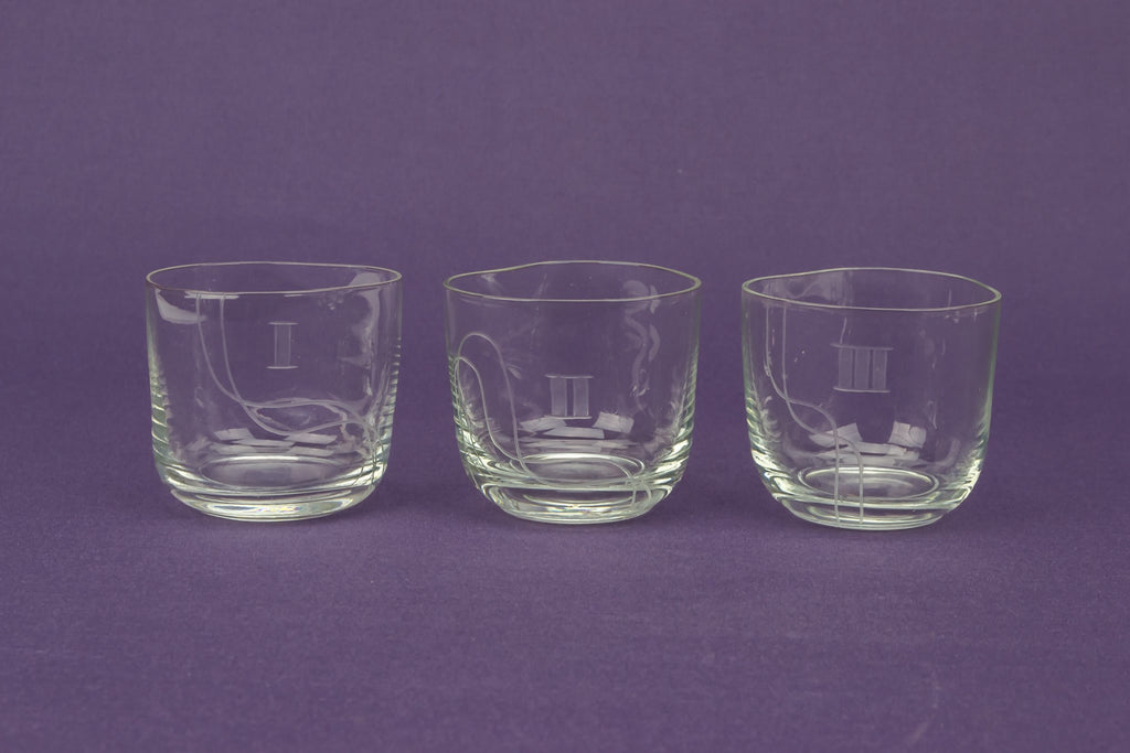 6 numbered whisky glasses