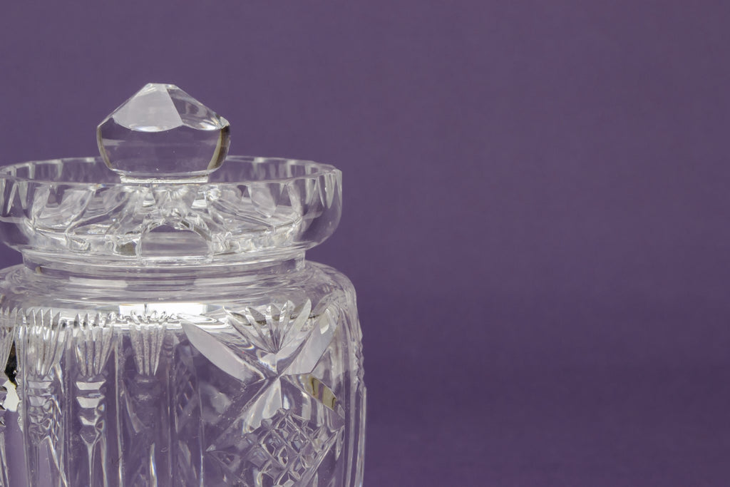 Small condiment pot