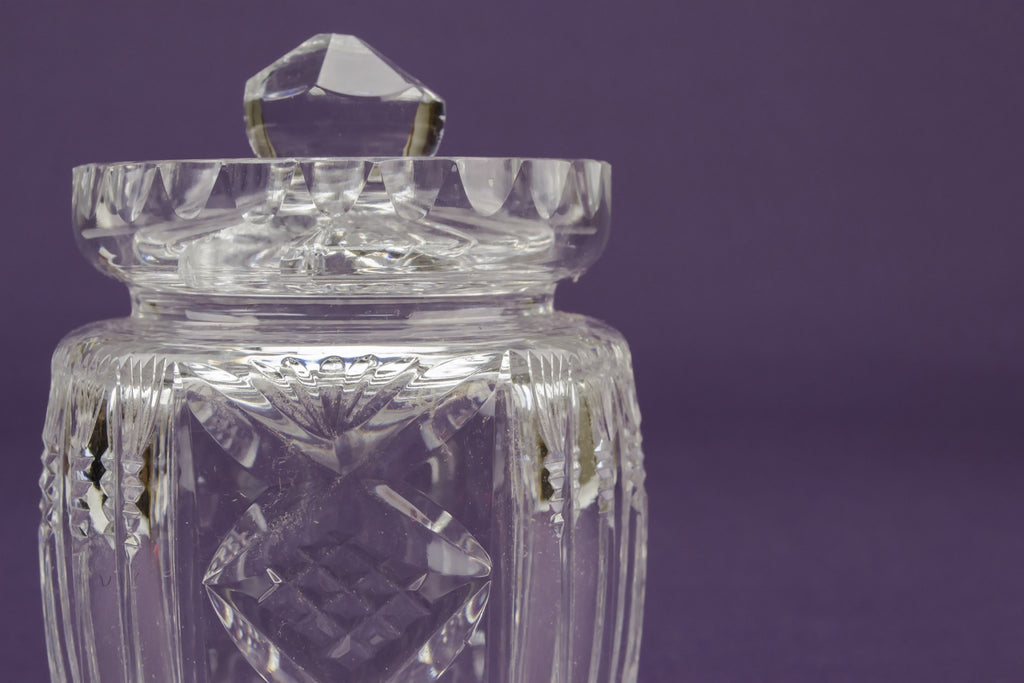 Small condiment pot