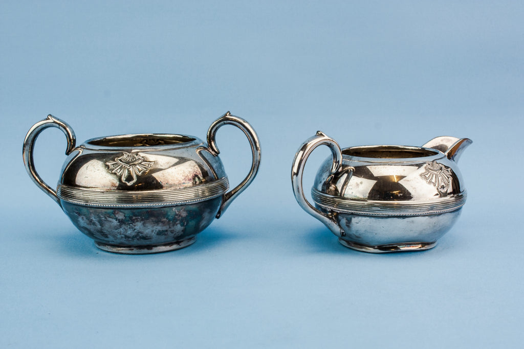 Creamer and sugar bowl set