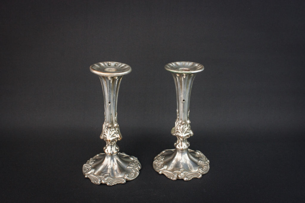 2 small candlesticks