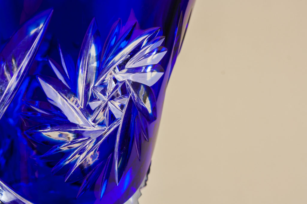 Medium glass vase