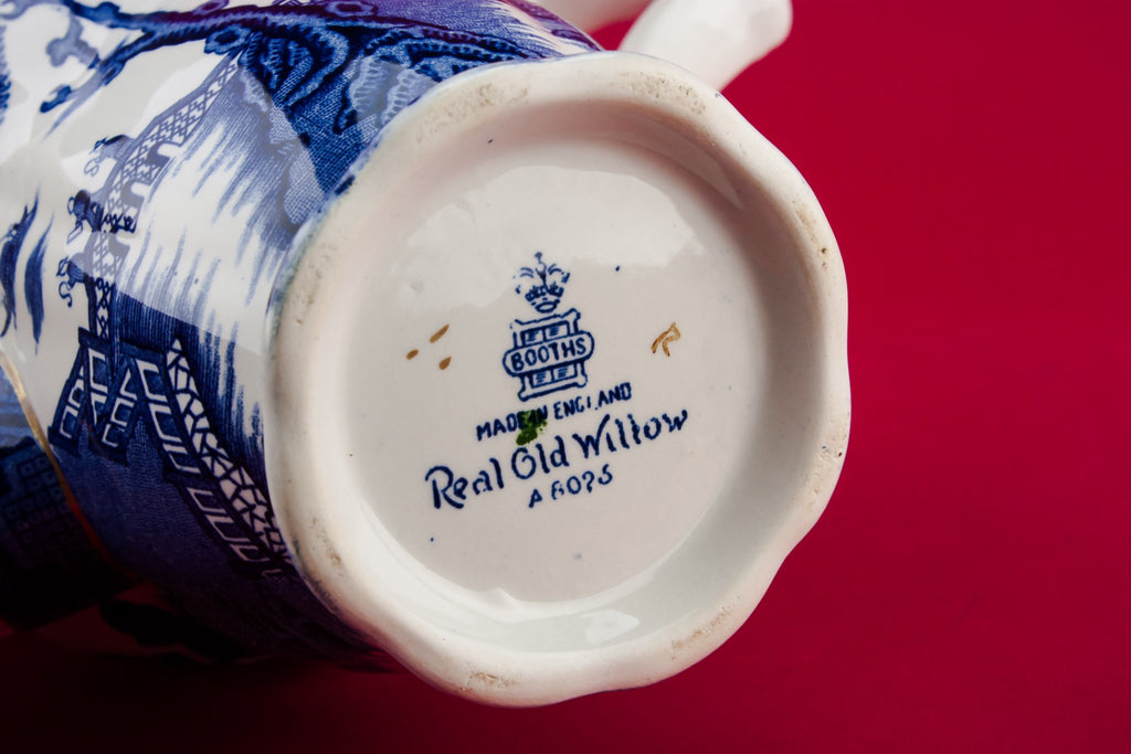 Blue willow teapot