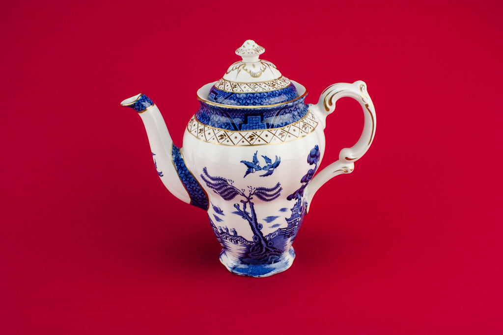 Blue willow teapot