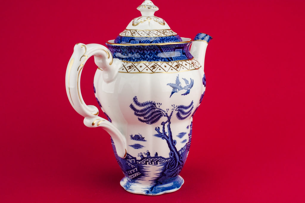 Blue willow teapot