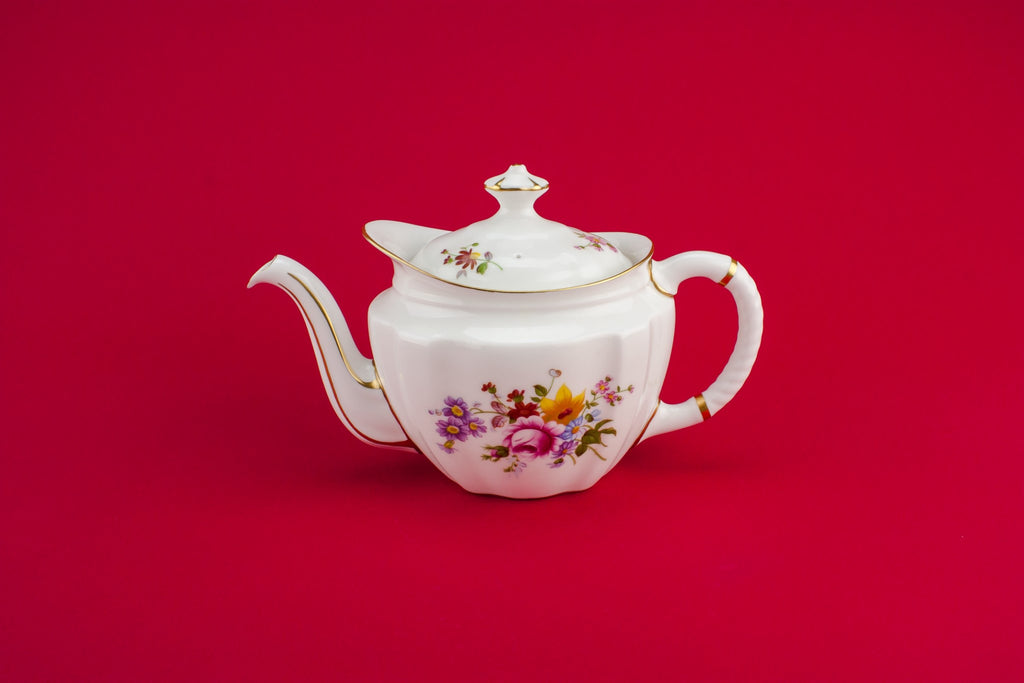 Bone china retro teapot