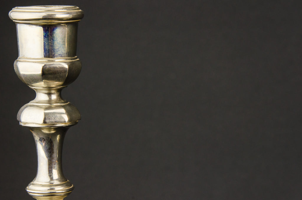 2 medium candlesticks
